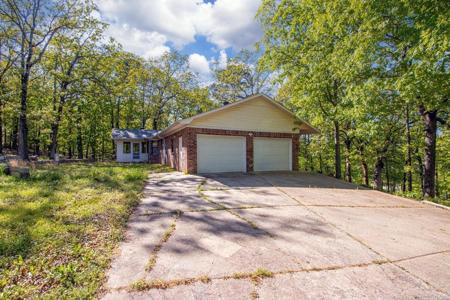 16 Pinecrest