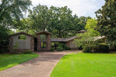 505 Golf Drive