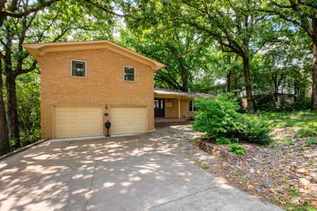 3013 Cleburne Place