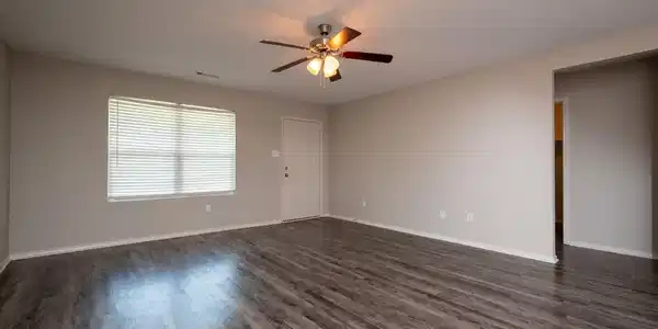 Image 1: Living Room