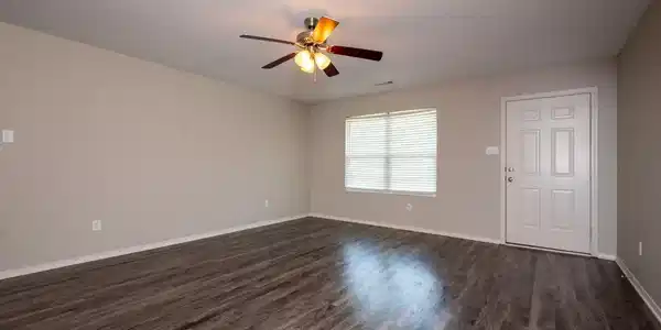 Image 2: Living Room