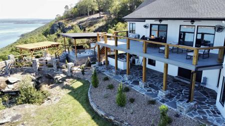 2187 Diamond Bluff Road