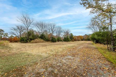 30 Eagle Ridge Dr.