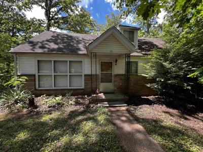 96 E Lakeshore Drive