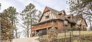 3201 Lakeview