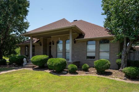2225 Bearskin Drive