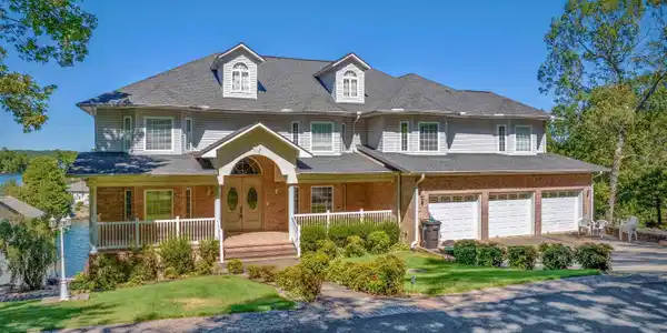 17 Guindola Way
