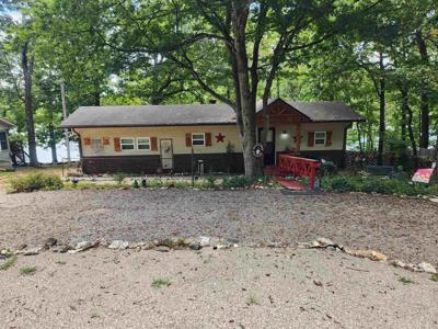 43 E Lakeshore Drive