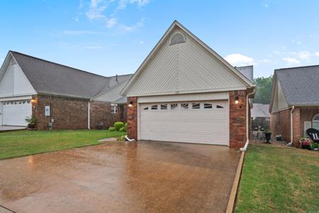 109 ELLIS Court