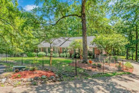 138 Yellowpine Court