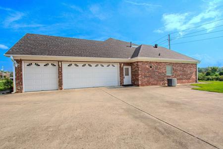 1306 Tupelo Court