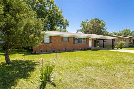 33 Shoshoni Drive