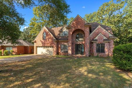 8 Edgewater Cove