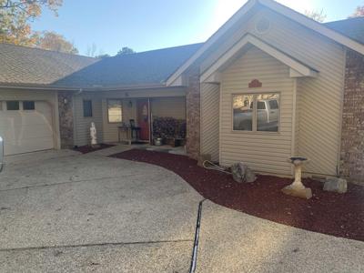 5 Delavega Cir