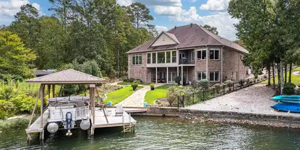 4 Resplandor Place