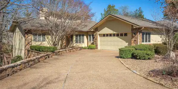 11 Narvaez Lane