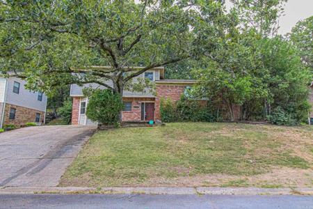 8304 Red Oak Lane