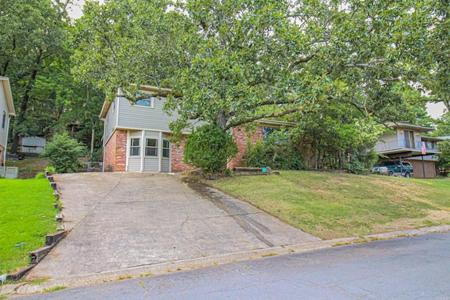 8304 Red Oak Lane