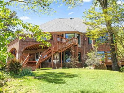 125 Catherine Crest