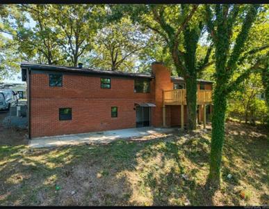 952 Twin Points Road