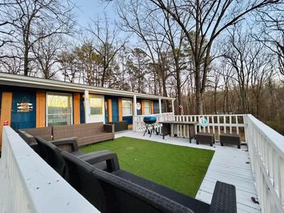 81 E Lakeshore Drive