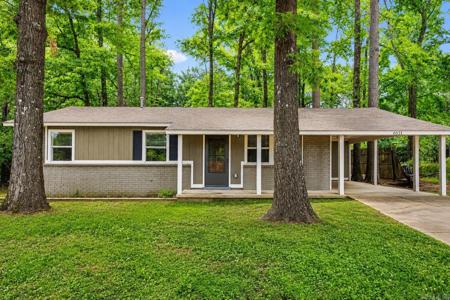6521 Grayson Drive