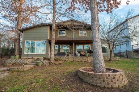 111 Loveless Ln Lane