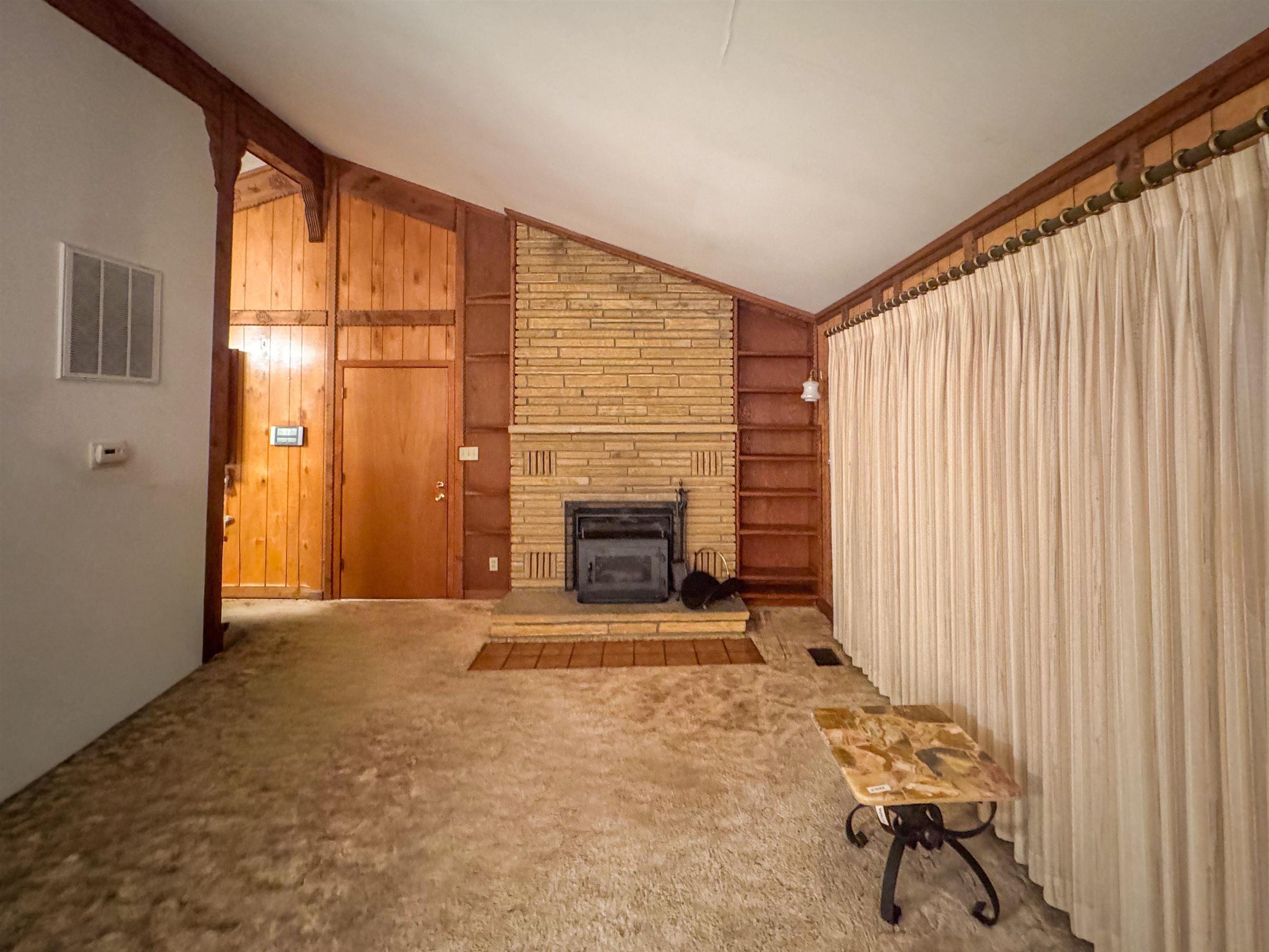 Image 3: Living Room