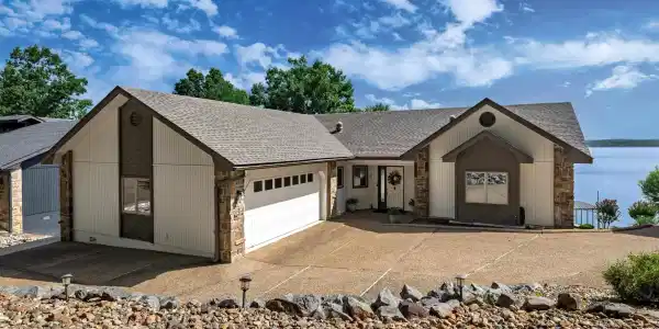 19 Guindola Way