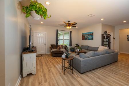 106 Stonebriar Drive