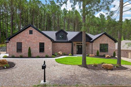 24 Realeza Court