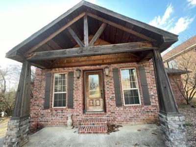 1216 N Point Lane