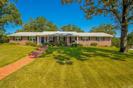 7 Laffite Circle