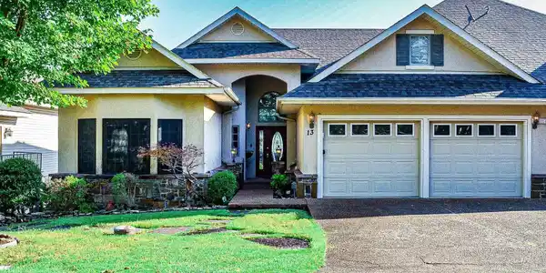 13 Divino Lane