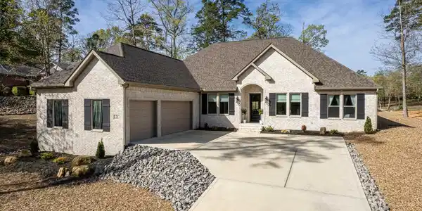 26 Magellan Drive