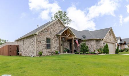 828 Millers glen Drive