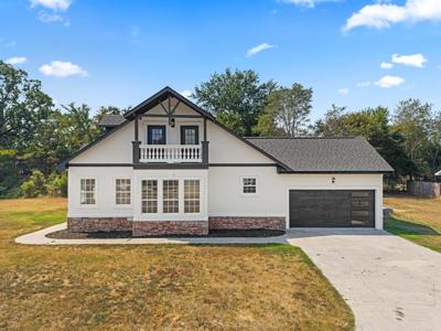 109 Gabor Lane