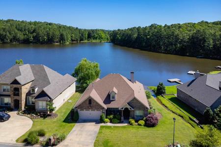 6 West Lake Lane