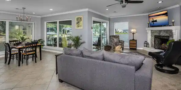 Image 2: Living Room