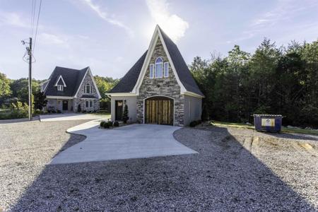 51 Yosemite Drive