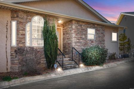 620 Grand Point