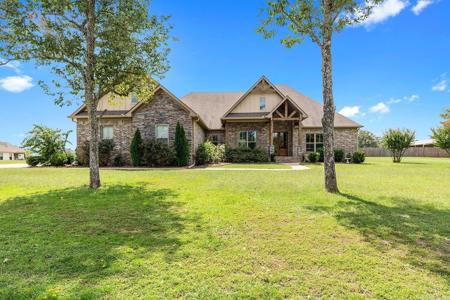 4033 Vineyard Way