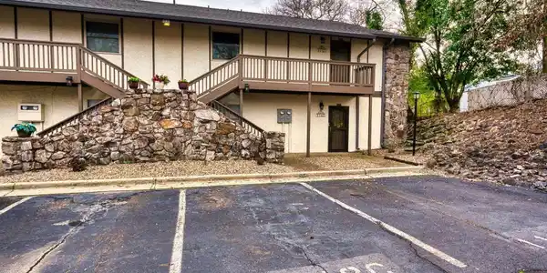 1143 Twin Points Road