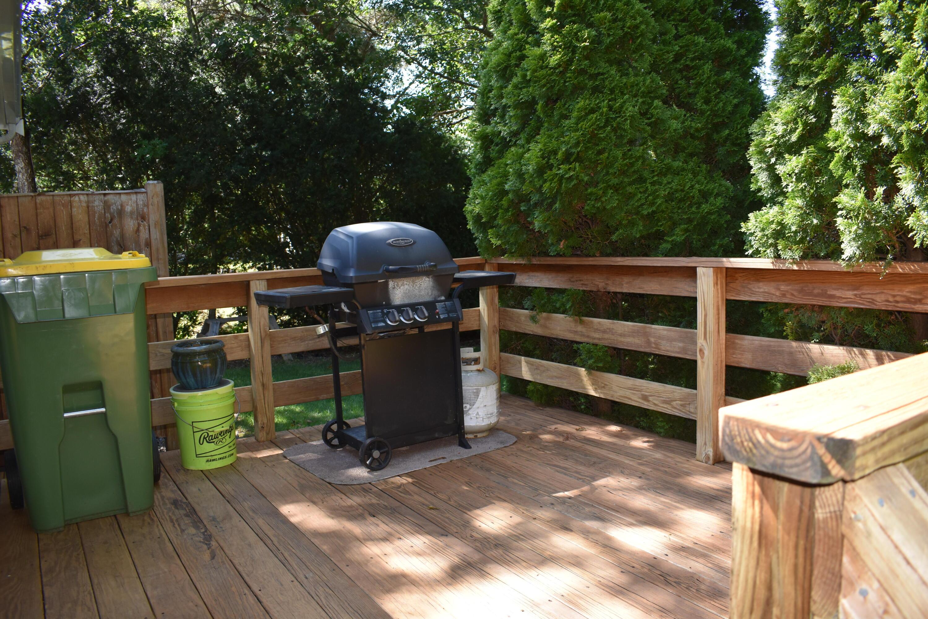 Image 3: Outside deck