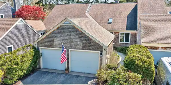 16 West Woods