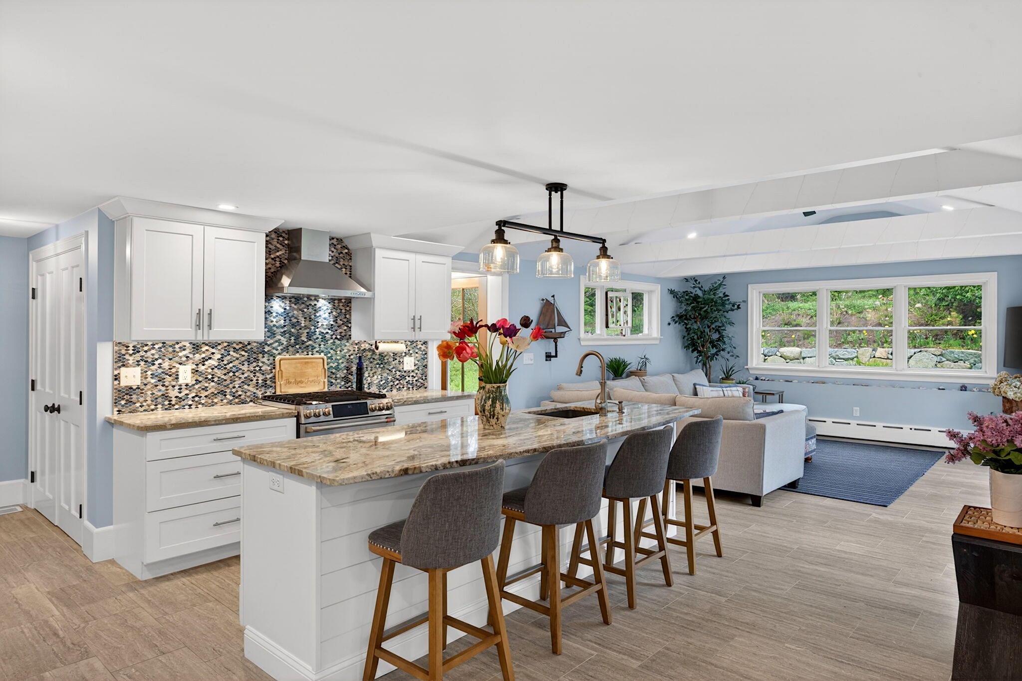 Image 3: Kitchen - 3-03-8P0A3151