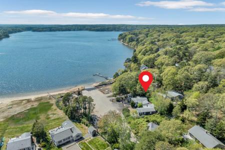 22 Follins Pond Road