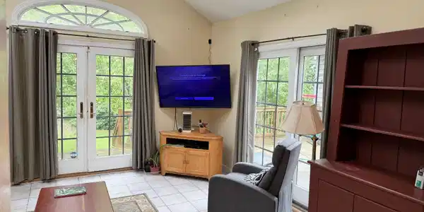 Image 3: sun room