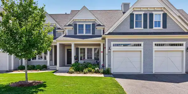 1090 Shore Road UNIT 13