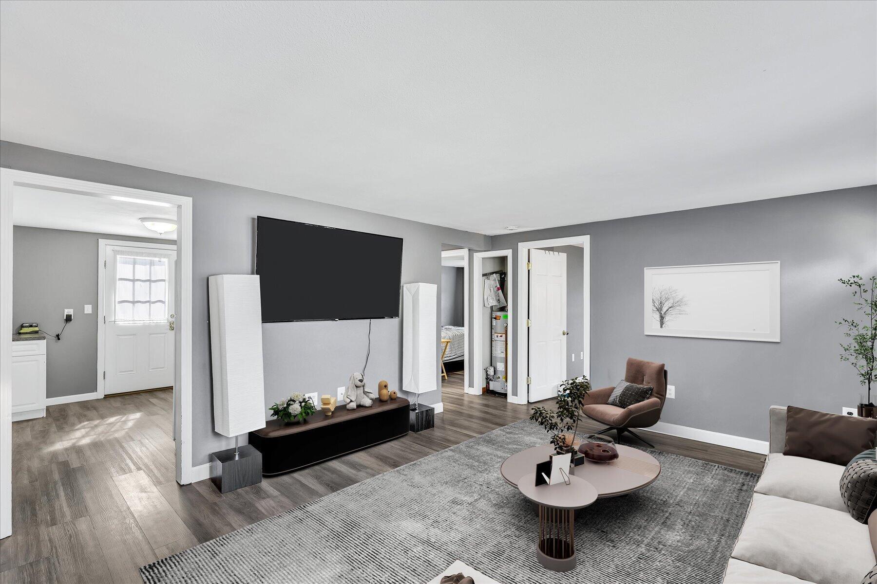 Image 3: 1-Living room
